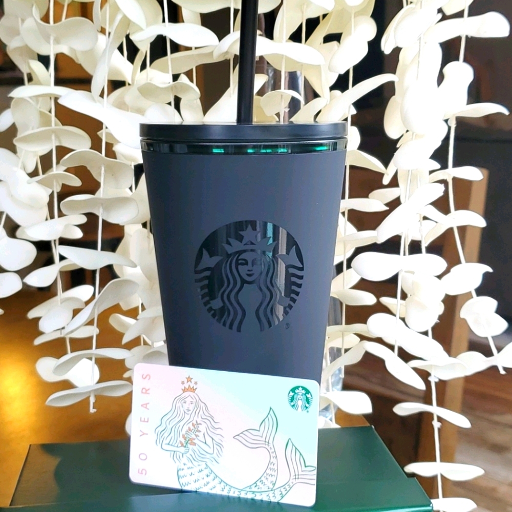 🧜‍♀️FREE🧜‍♀️Matte Black Starbucks w/ gift card